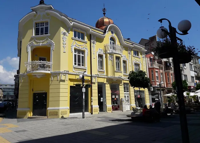 Kiril i Metodii Square Apartment